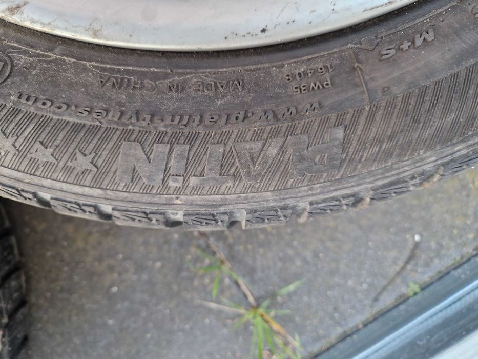 Felgi aluminiowe Renault 14 cali,  opony wielosezonowe 2020 rok