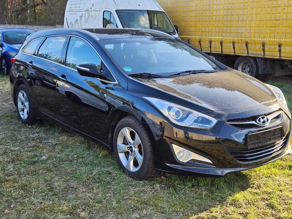 Hyundai i40 1.6 Benzyna 135KM / Ledy Navi Kamera KeyLess / Z Niemiec