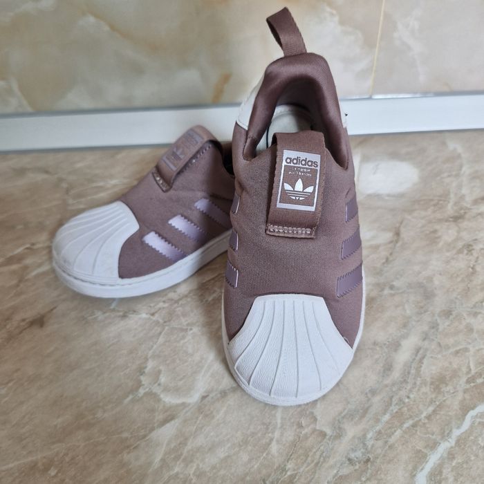 Дитячі оригінальні кросівки adidas 26.5