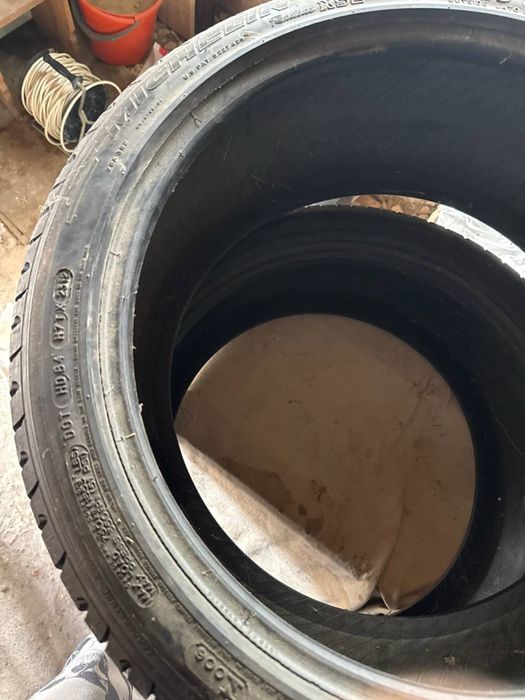 Продаю пару Шини r20 275/35