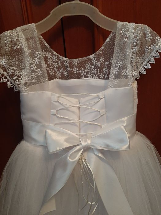 Продам нарядне біле плаття