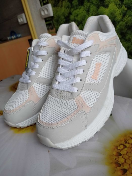 Продам кроссовки Bench