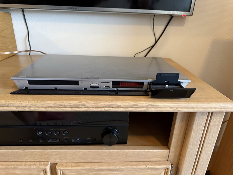 Panasonic FHD 3D Blu-ray домашній кінотеатр 5.1 + iPhone докстанція