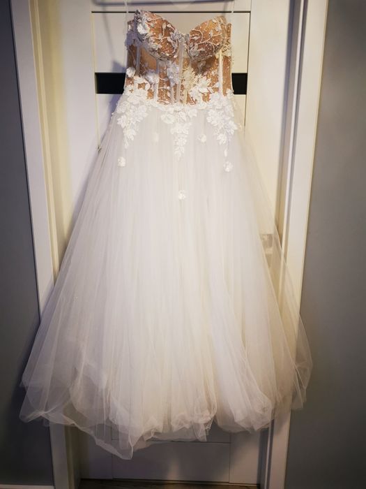 Piękna suknia ślubna