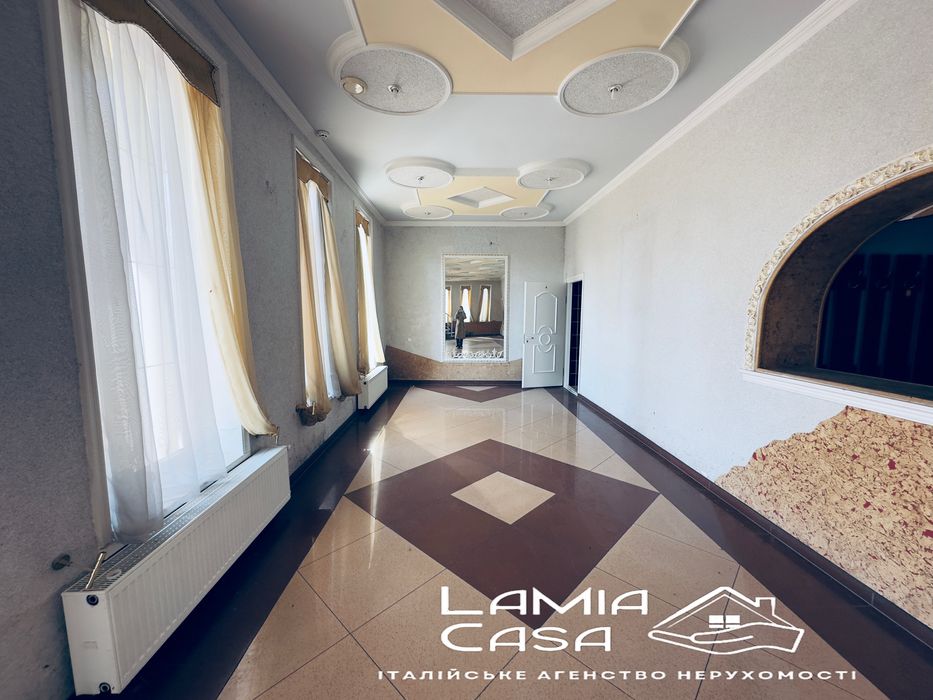 Продаж великого комплексу біля Чернівців