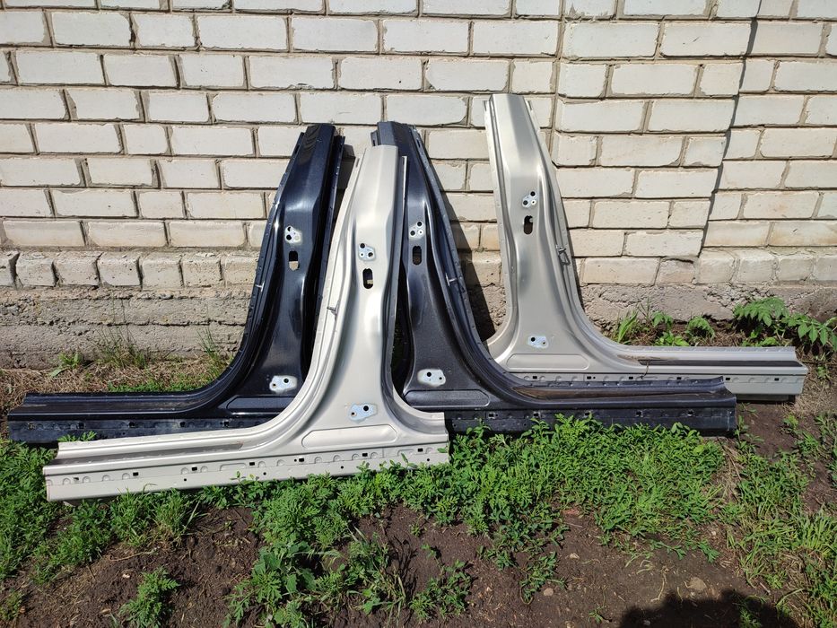 Стойка с порогом на форд фьюжн