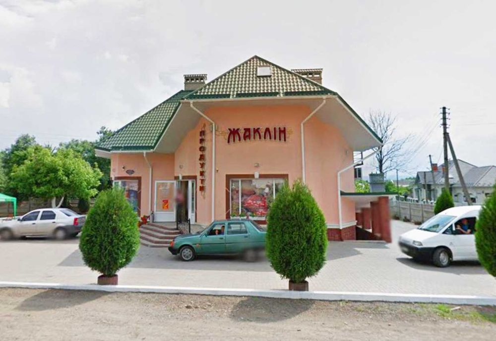 Приміщення під МАГАЗИН з КАФЕ-БАРОМ по вул. Учительській (Садгора)