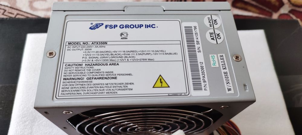 Дві материнки + блок живлення +матриця та багато деталей для ноутбуків