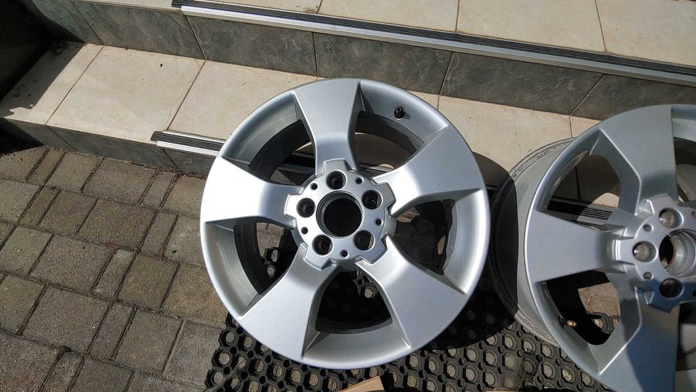 Дискі Mercedes GLK R17, різноширокі.