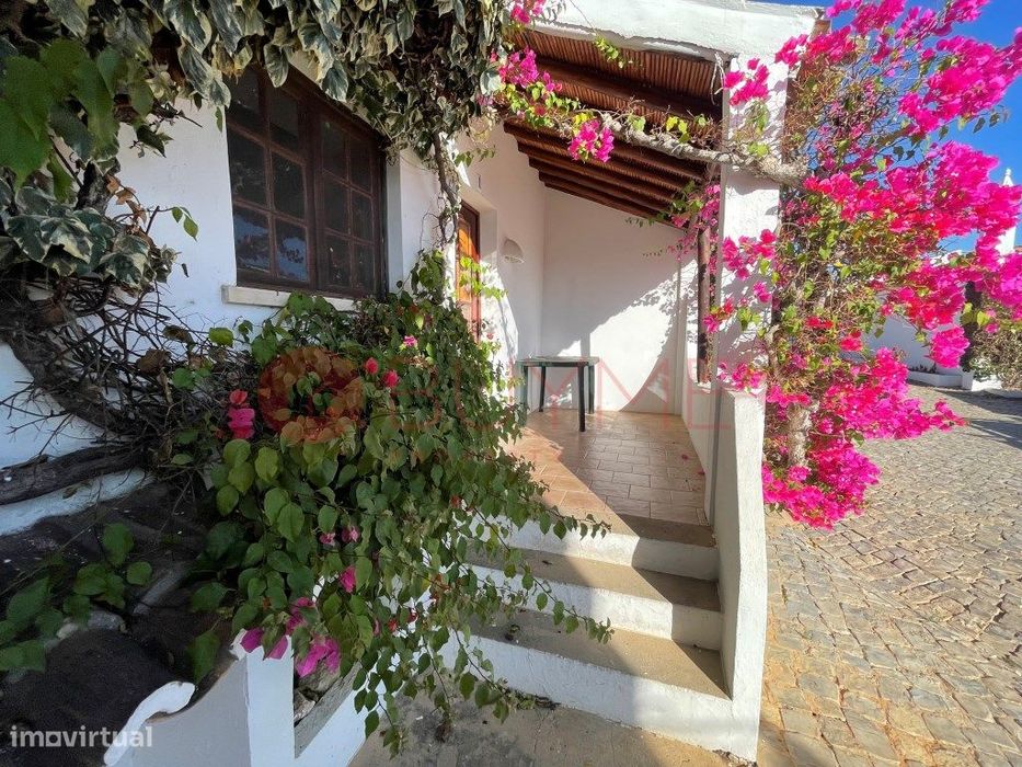 Quinta de luxo com 10 apartamentos e lagar, Algarve Central