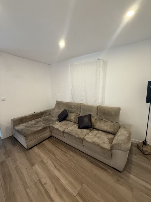 Sofá  4 Lugares com Chaise Longue