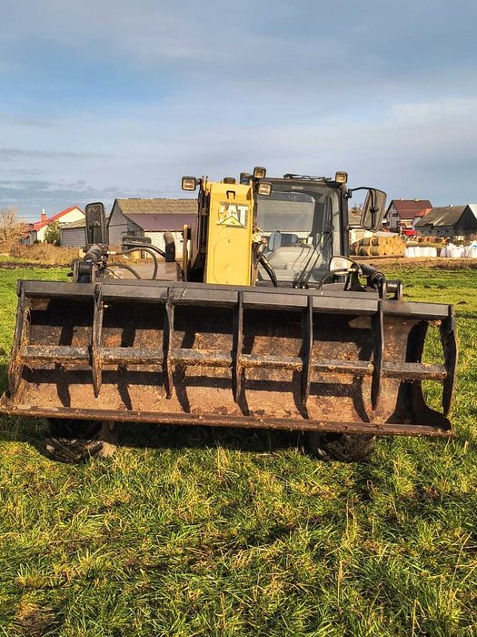 Ładowarka teleskopowa Caterpillar TH340B