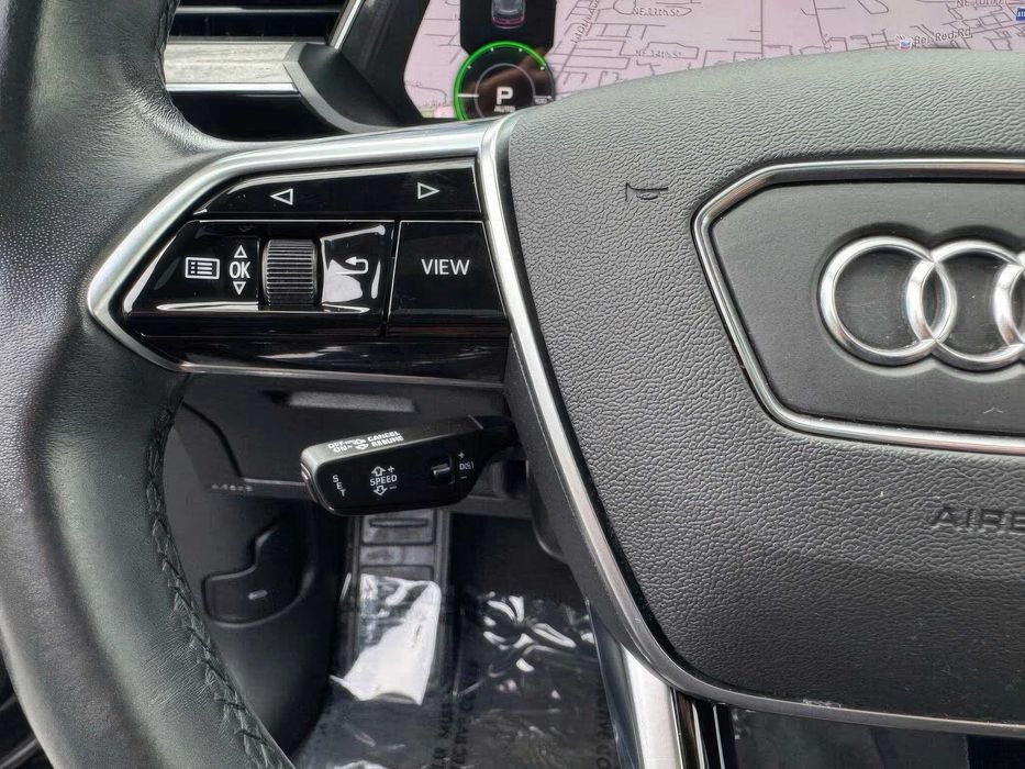 Audi e-tron S Premium Plus quattro Sportback      2023