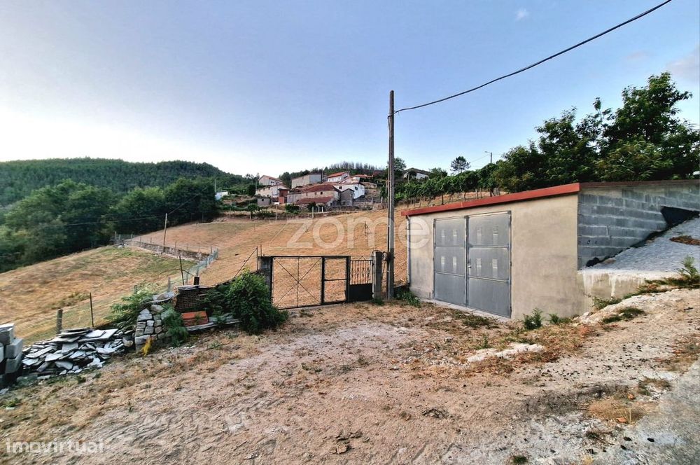Terreno Rústico com 2433 m2 e anexo 39 m2 - Covelo Gerês, Montalegre