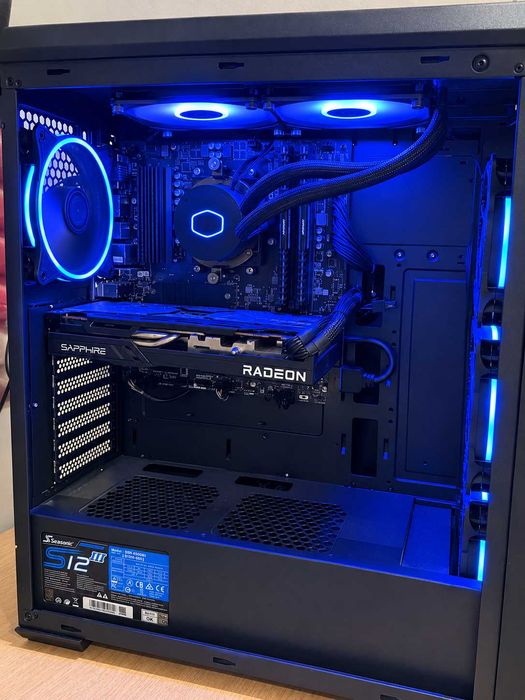 PC GAMING AMD Ryzen 7 3700x + AMD Radeon RX 6700