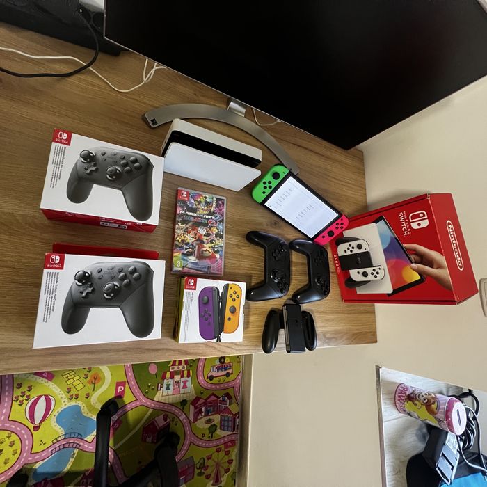 Nintendo Switch OLED - Mega zestaw