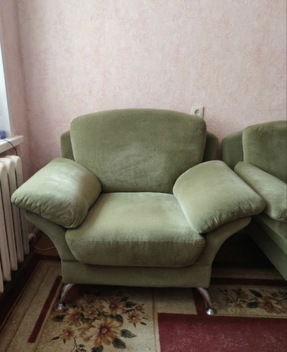 Продам диван  и кресло