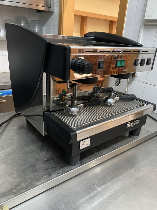 Maquina de cafe industrial como nova