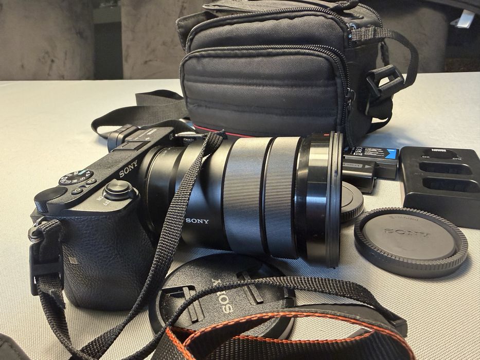 Sony alpha A6500 plus  Sony E 18-105 zestaw z torbą i akumulatorami