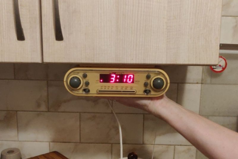 Кухонные часы с FM приёмником