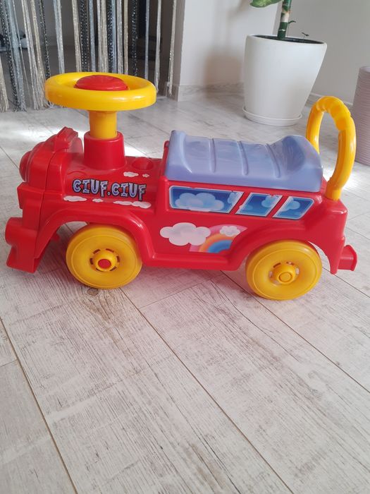 Машинка міцна дитяча