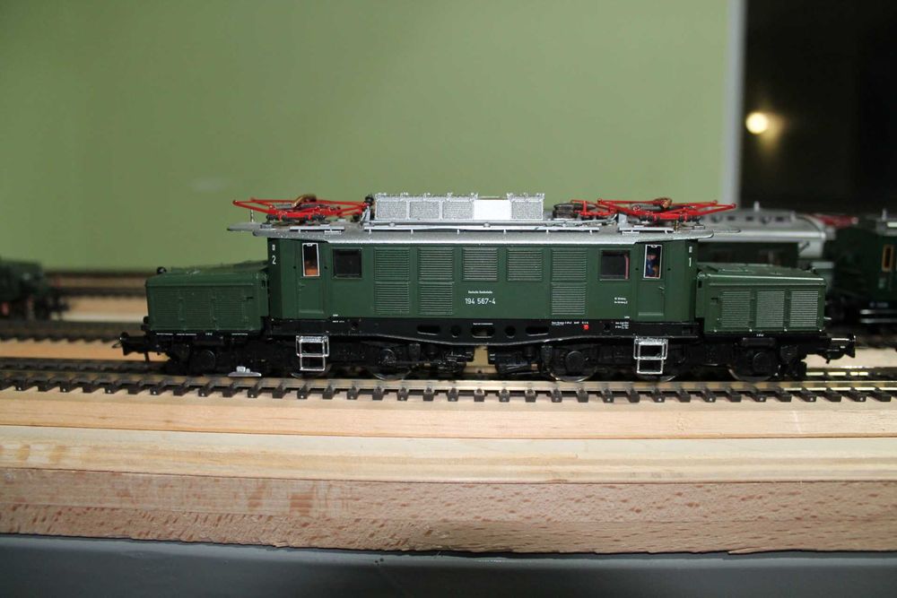 Электровоз "крокодил" , масштабная модель, НО, 1:87.   ROCO.