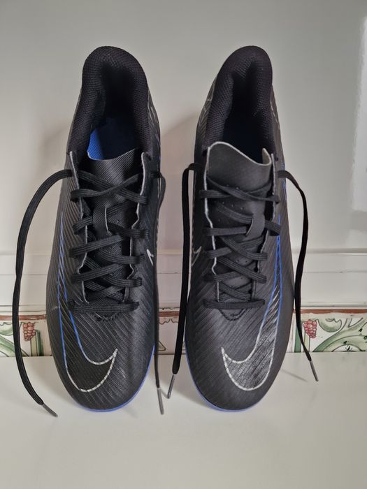 Chuteiras para Relvado Sintético