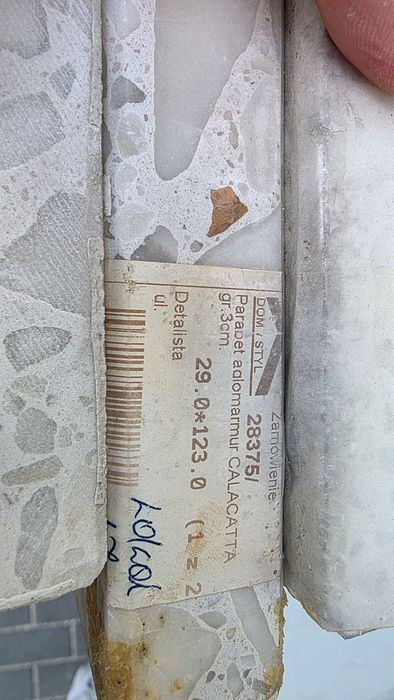 Parapety aglomarmur Calacatta gr. 3 cm 123x29