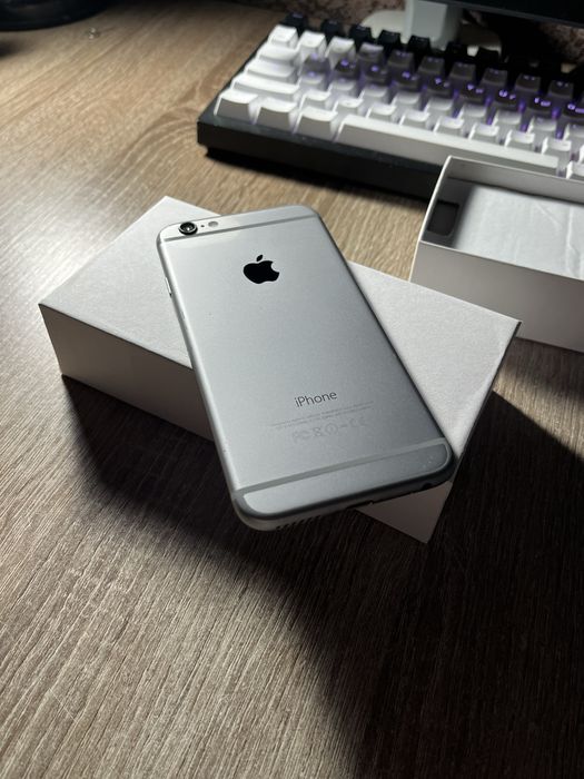 Iphone 6 32gb + наушники