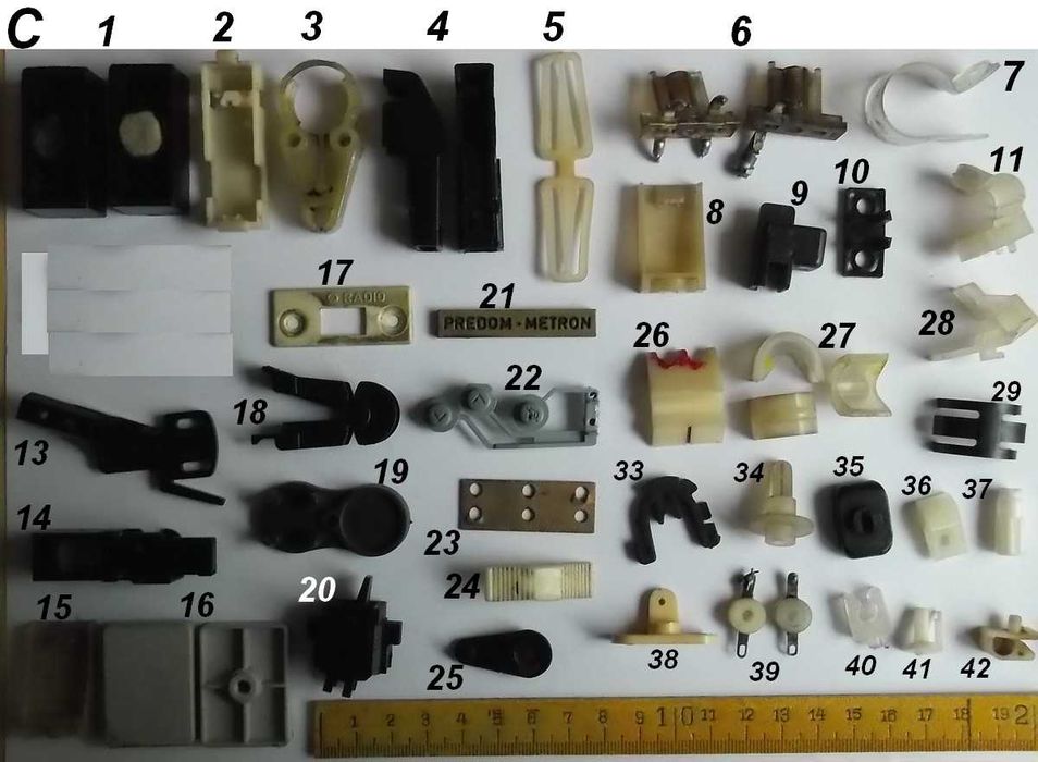 Części mechaniczne ze starego sprzętu RTV - prawie 220 szt