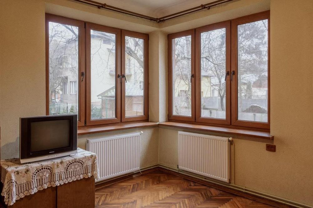 Металопластикове вікно колір золотий дуб