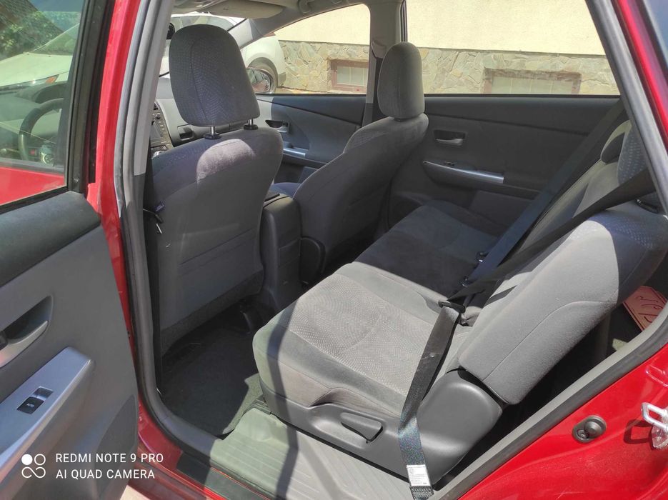 Сдам в аренду Тоyota Prius V Гибрид 2012 год супер цена 570гр день.