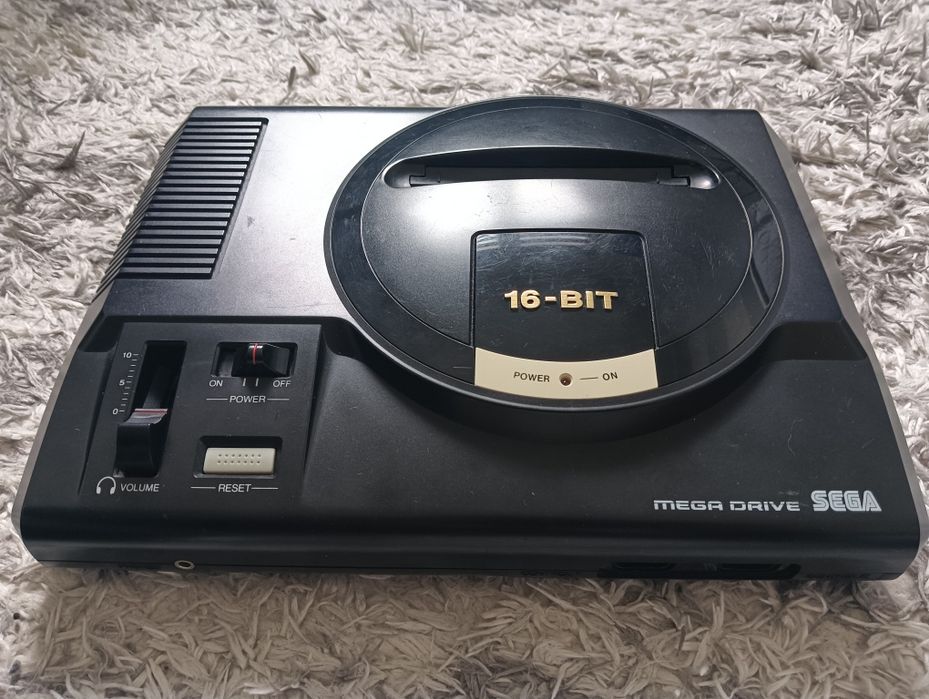 Sega Megadrive z Soniciem 2 w zestawie