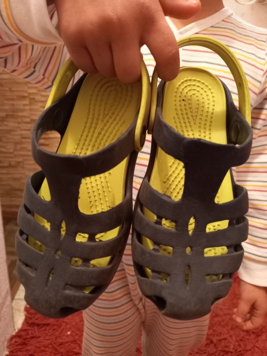 Крокси, бу., 27 р. Рожеві і сині