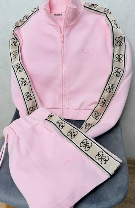 Костюм з шортами Guess розмір S
