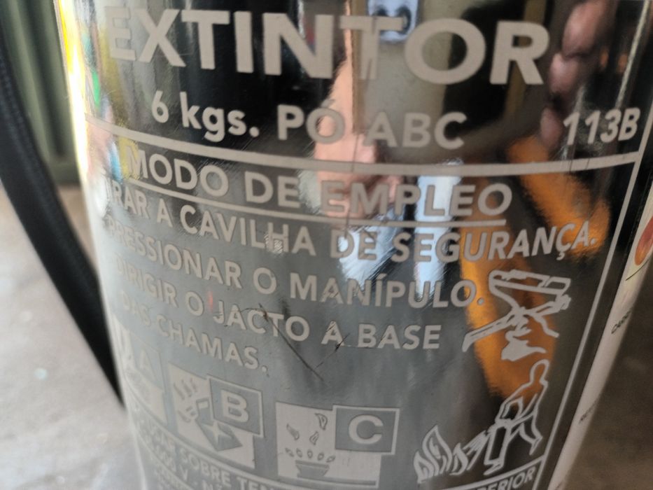 Extintor prateado 6kg pó ABC