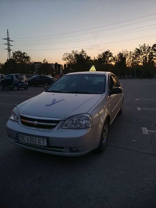 Інструктор  по водінню