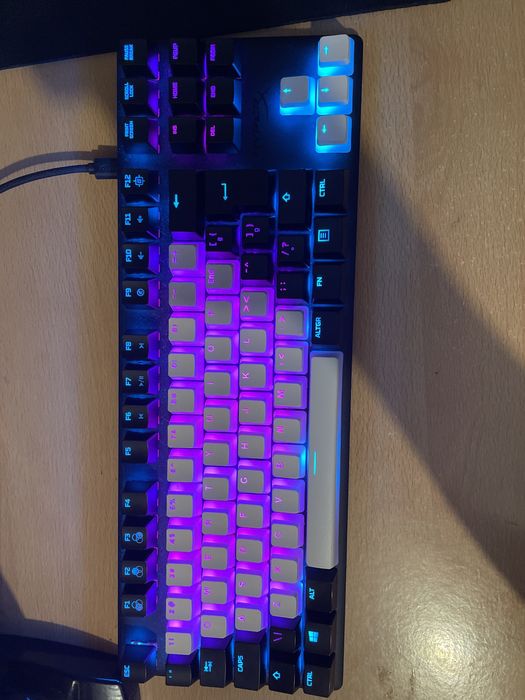 Teclado Gaming HYPERX Alloy Origins Core RGB