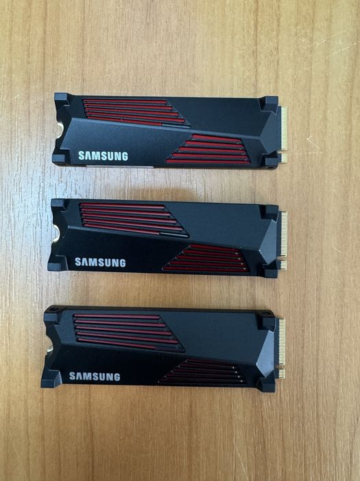 Samsung 990 PRO 4TB PCIe 4.0 NVMe M.2 SSD with Heatsink