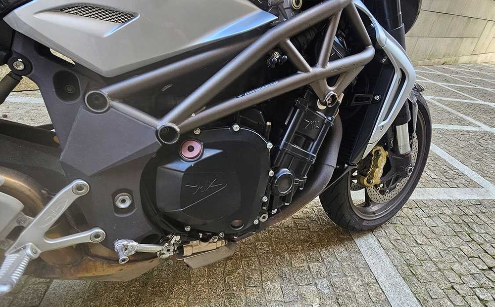 MV Augusta Brutale 990R - 140 cv - 8000km - 2010