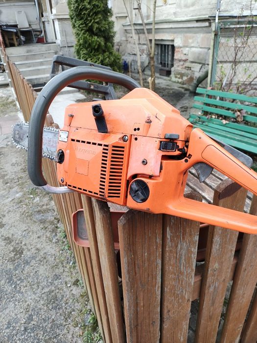 Piły Husqvarna 345,154SE.