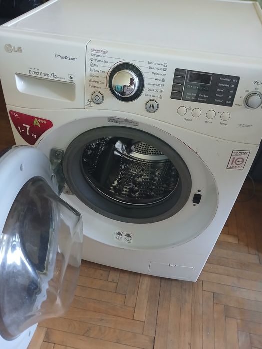Продаю пральну машину LG