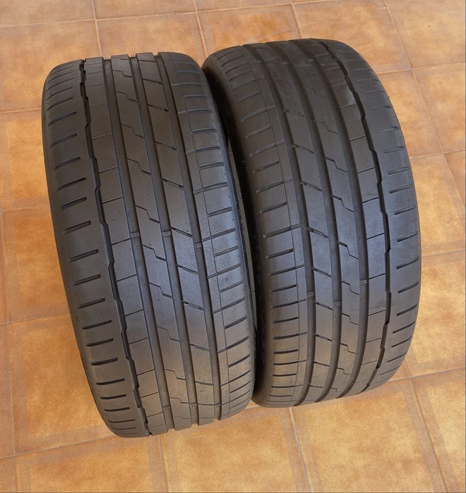 235 40 R19 - Hankook Tesla c/80%Piso