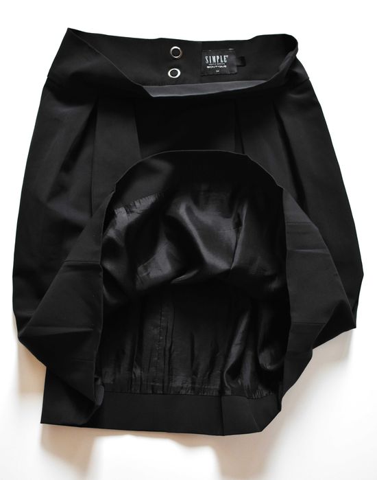SIMPLE BOUTIQUE Spódnica czarna kontrafałdy XS, może S