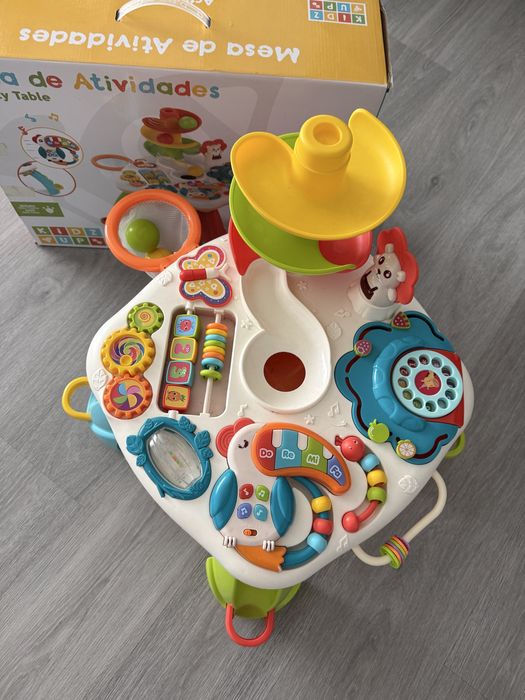 Mesa de atividades a partir dos 18 meses447444690645831681