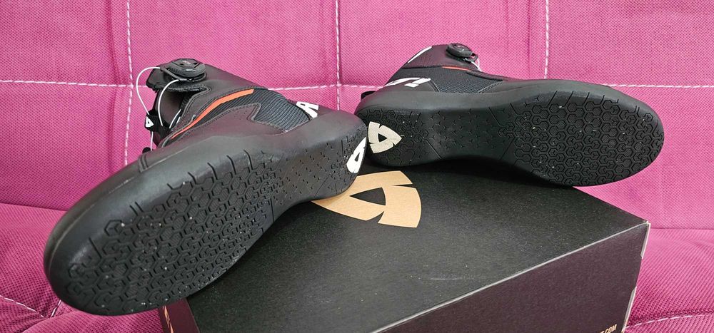 Revit Tornado 4  kurtka tekstylna,  Buty REVIT JETSPEED PRO