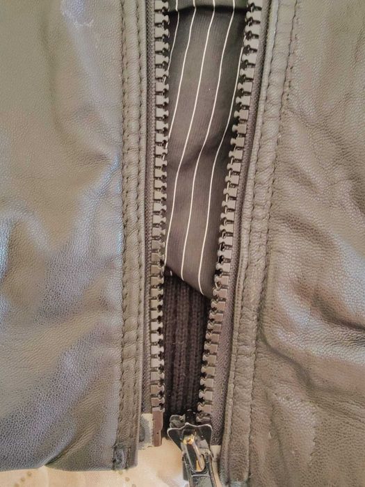 Casaco Jack & Jones de couro genuíno tam. L em bom estado