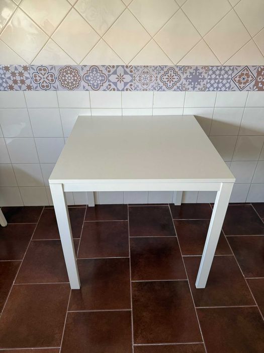 Mesa de Cozinha / Refeição Branca Quadrada (Estilo IKEA Melltorp)