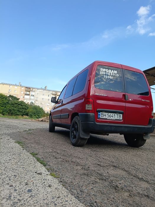 Продам Пежо Партнёр  Бензин В Отличном техническом Состоянии Чистый Пасажир Тонирован