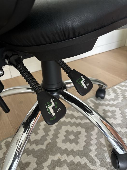 Cadeira giratória de secretária